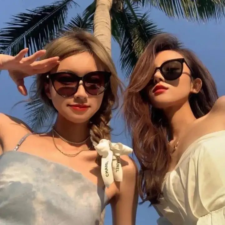 战火下的小花